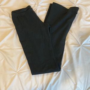 BRANDY MELVILLE Flare Leggings